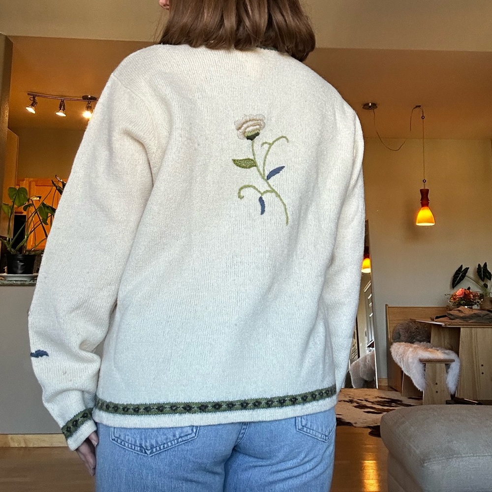 Vintage Wool Floral Spring Embroidered Ivory Sweater - Picture 2 of 4